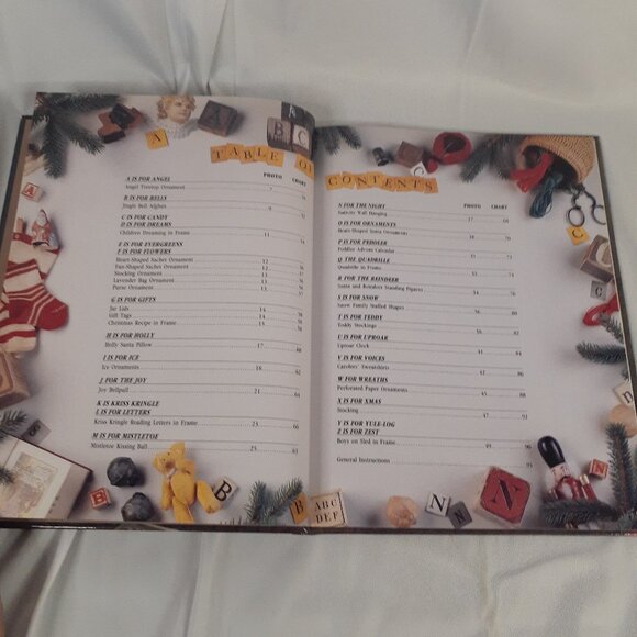 Bundle of 3 Cross Stitch Books from Leisure Arts Publication - Picture 4 of 14